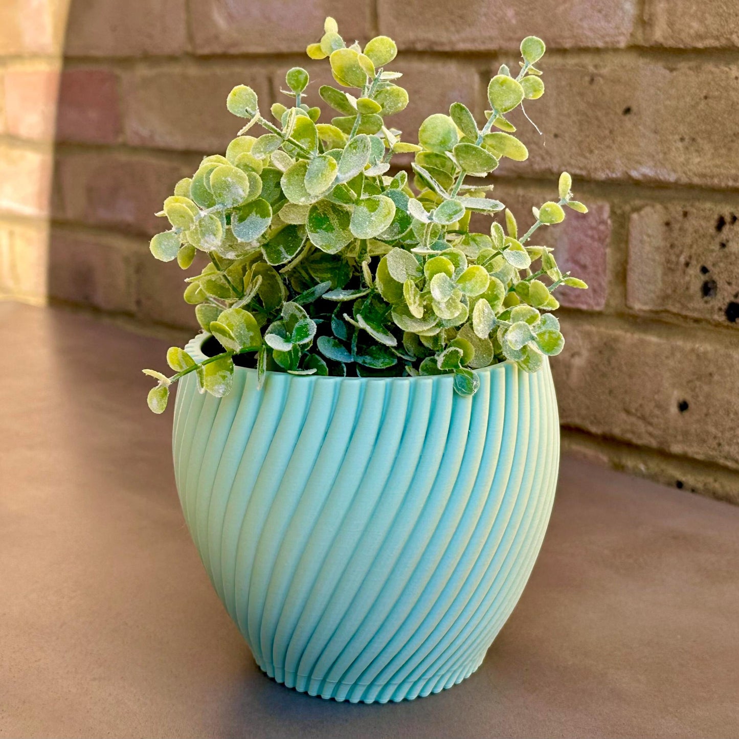 Ribbed Spiral Plant Pot