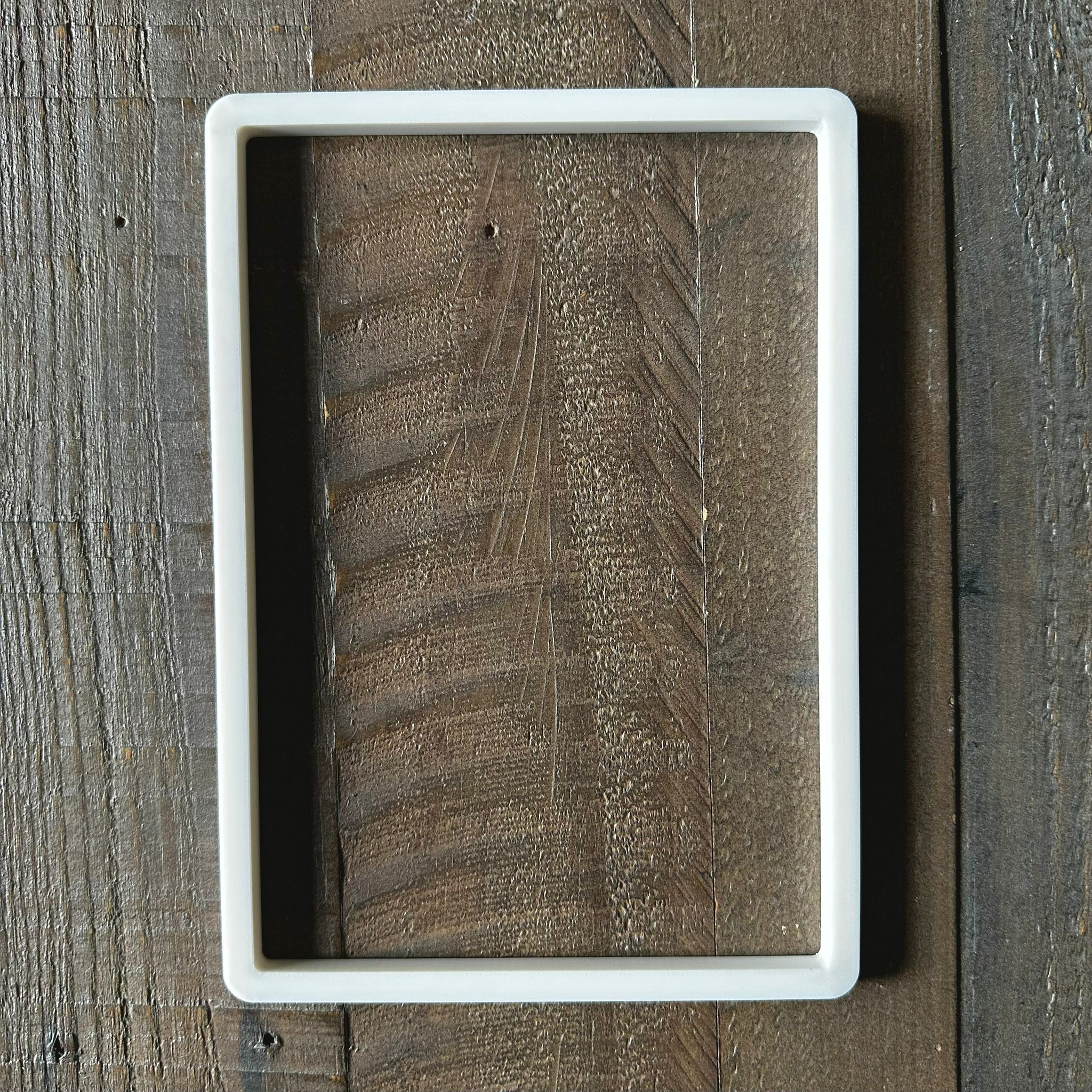 Rounded corners spacer